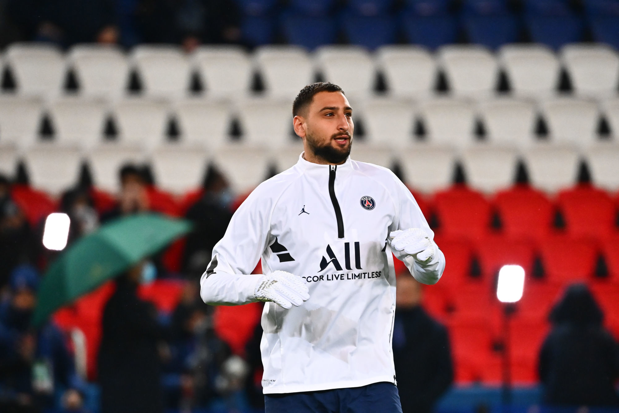 Mercato Donnarumma sur le départ Le PSG vise un autre gardien italien